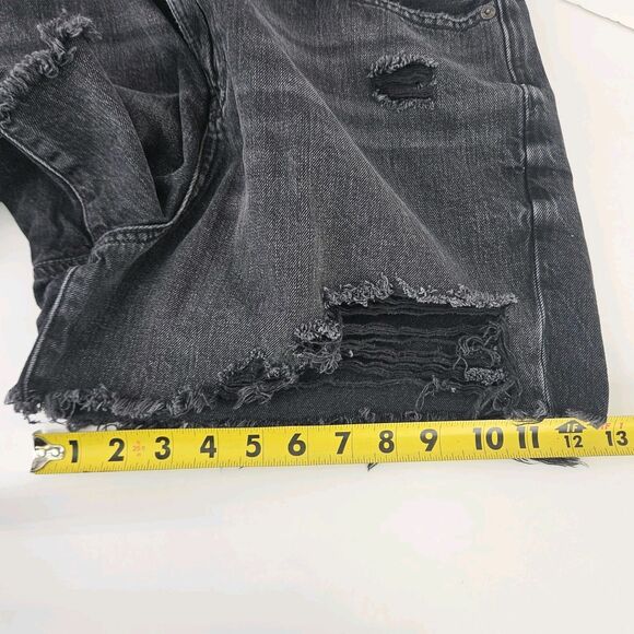 American Eagle Sz 16 High Rise Baggy Cutoff Distressed Shorts Black Stretch Rips - Picture 11 of 16